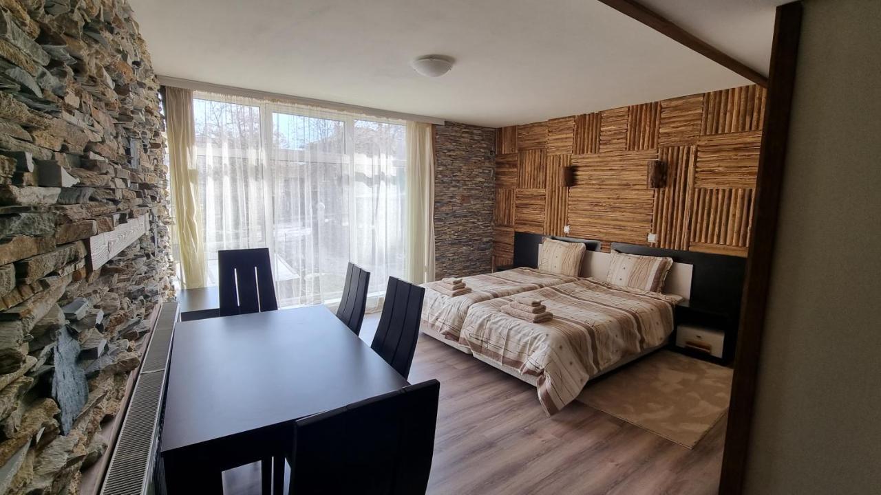 Pirin Апартамент *